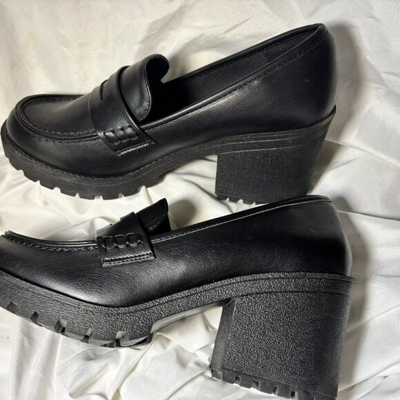 New with Original Box. Women's Soda Chunky Platform Loafers Size 9 M. - Picture 3 of 5